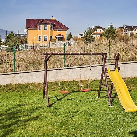 Ella Apartment Велка Ломница Екстериор снимка