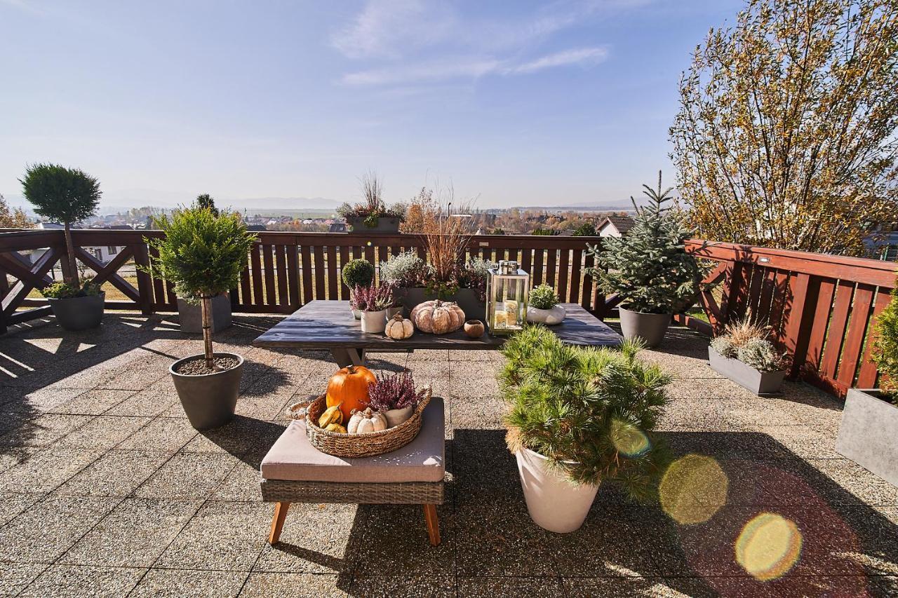 Ella Apartment Велка Ломница Екстериор снимка