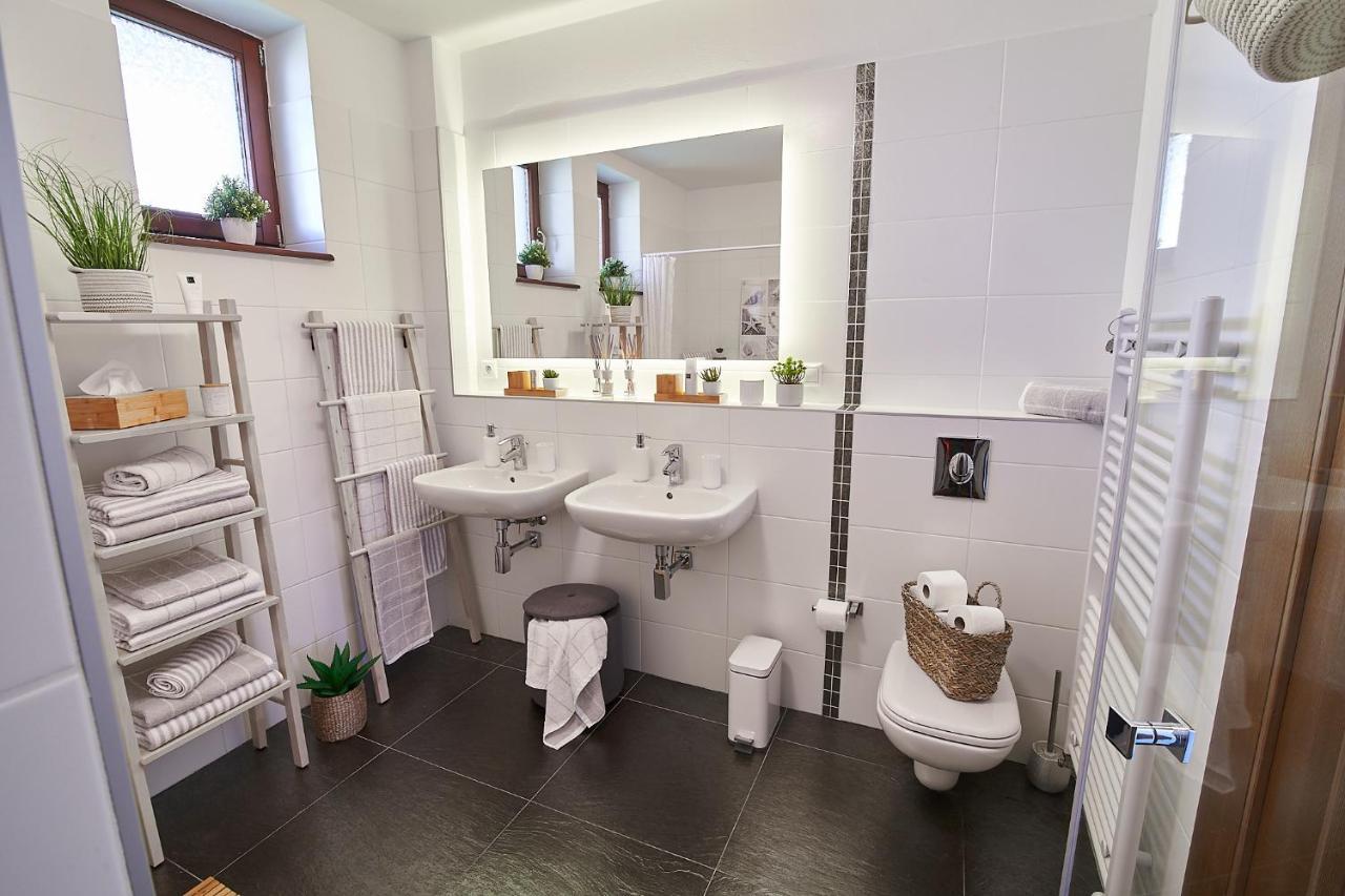 Ella Apartment Велка Ломница Екстериор снимка