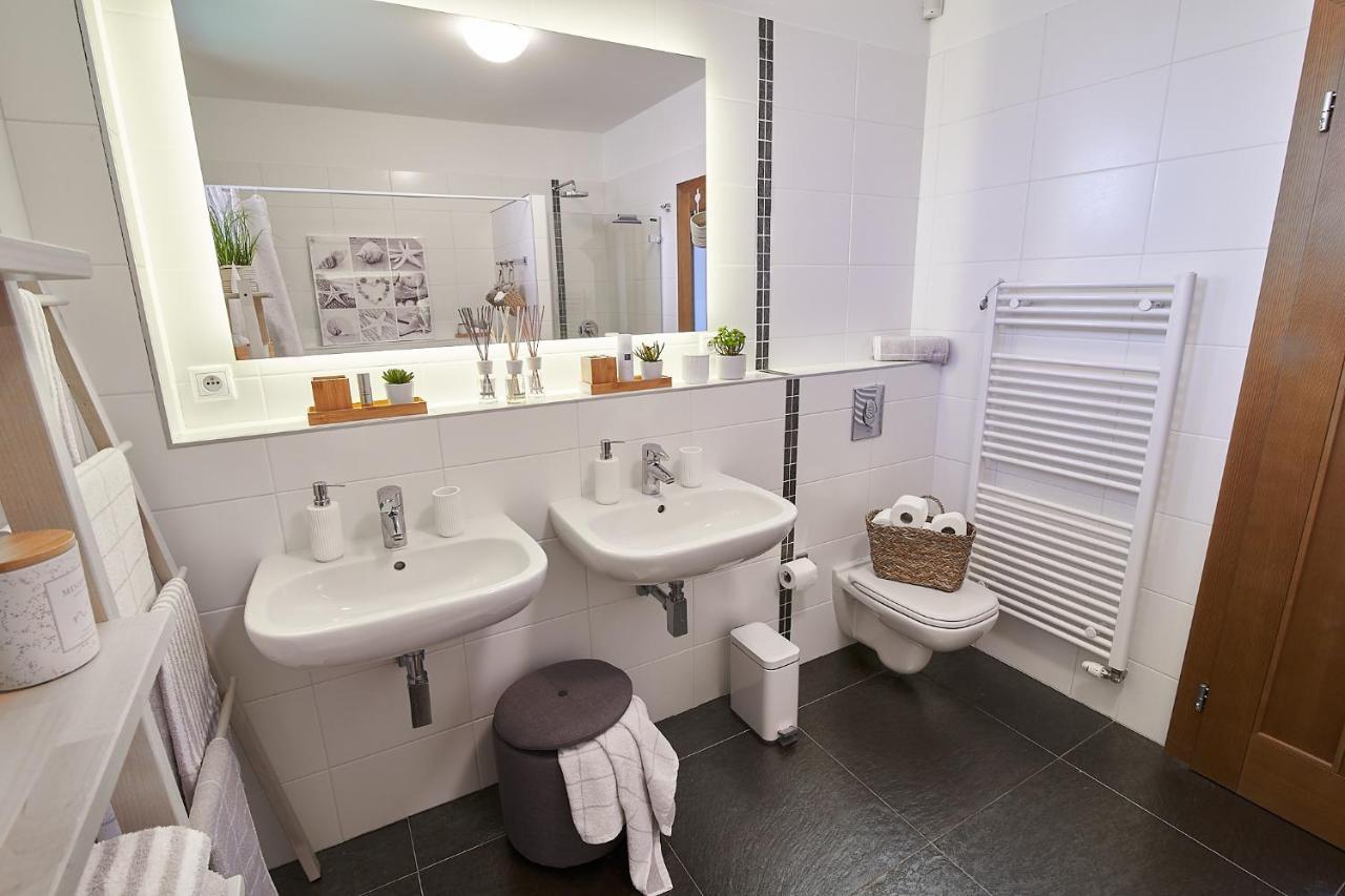 Ella Apartment Велка Ломница Екстериор снимка