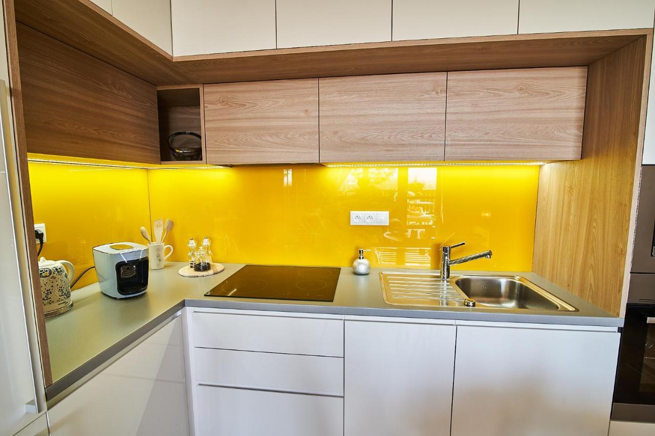 Ella Apartment Велка Ломница Екстериор снимка